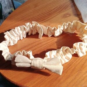 Longaberger basket garter Neutral beige and white